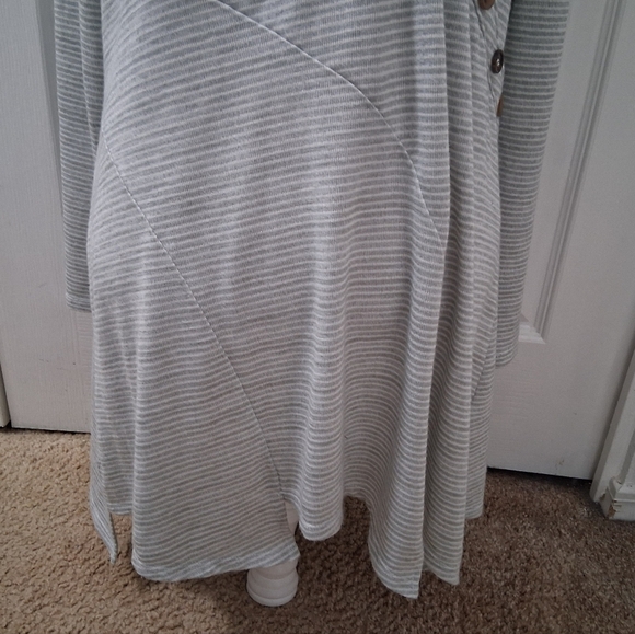 Soft Surroundings Tamara Lightweight Knit Asymmetrical Button Tunic Size L - Picture 9 of 12